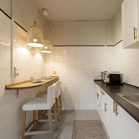 Appartamento Memoiren Der Traditionellen Kuenste- Balcony At Downtown By Interhome
